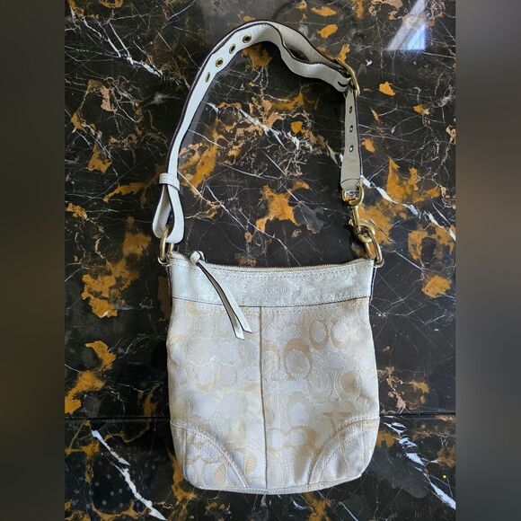COACH Optic Signature Canvas / Leather Duffel Handbag Purse Shoulder Crossbody - Picture 1 of 16
